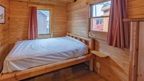 Deluxe Cabin Accessible — image 9 of 9