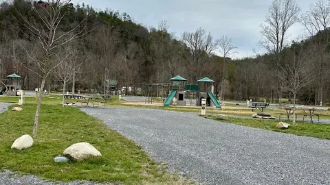 Full Hook-up River Loop RV Site — image 2 of 10