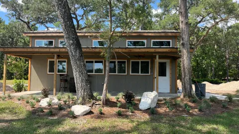 Lakeview Cabin 2 ADA-Farm of Dreams Resort Brooksville — image 1 of 8