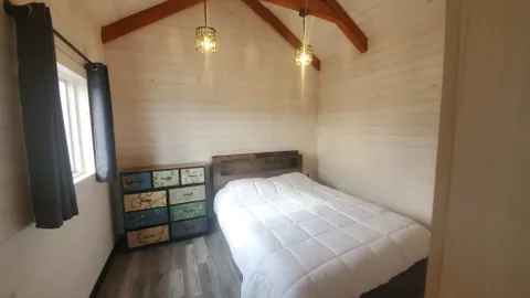 Cabins — image 8 of 8