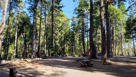 Large RV — image 1 of 3