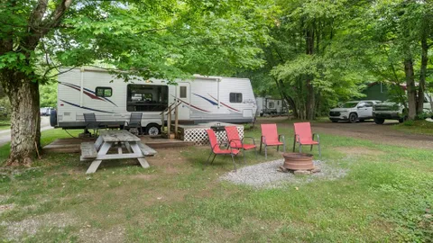Cascade Camper — image 1 of 7