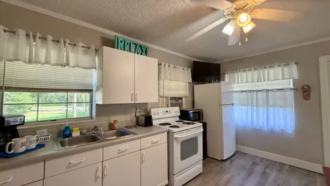 Premium Cabin — image 8 of 8