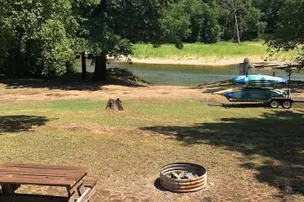 Riverside Resort – photo 2