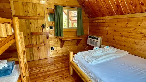 Songbird Cabin — image 8 of 8