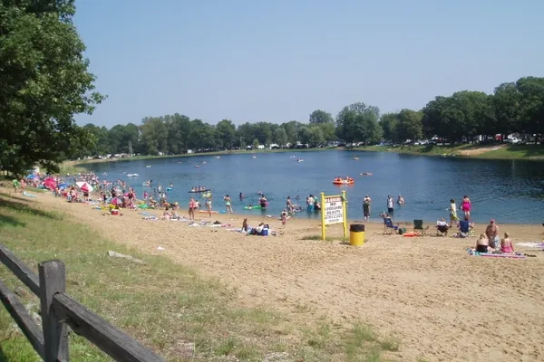 Lake Holiday – photo 1