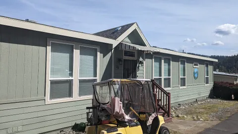 XL Waterfront Mobile Home — image 3 of 3