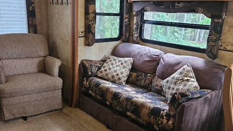 5th Wheel Rental & Campsite — image 9 of 9