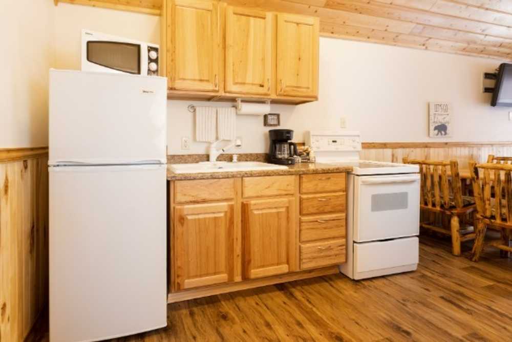 Beargrass Lodging and RV Resort - Hungry Horse, MT - Photo 3