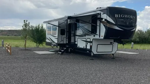 30/50 Amp Back-In Standard Full Hookup RV Site — image 1 of 1