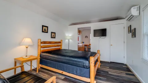 Mountain View Cabin for 2 — image 1 of 4
