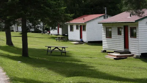 Cottage — image 1 of 8