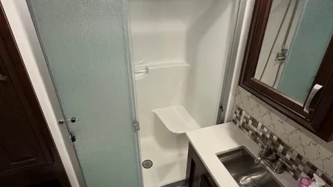 2018 Jayco 5th Wheel — image 8 of 8