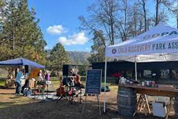 Coloma Community Market