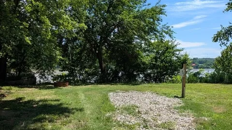 30/50 Amp Deluxe Waterfront RV Site — image 1 of 1