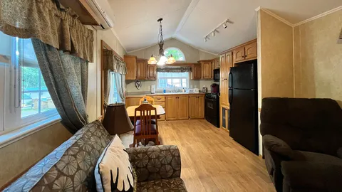 Whispering Pines Cottage — image 4 of 4