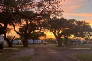 Taylor Oaks RV Park – photo 2