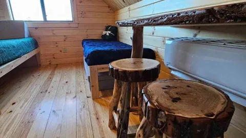 Studio Cabin — image 2 of 12
