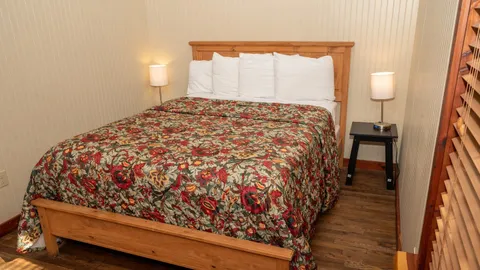 Family Lodge — image 2 of 8