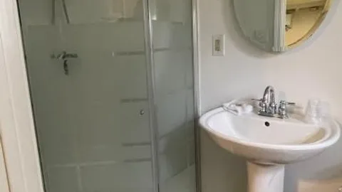 Tiny House - Queen w/double lofts — image 2 of 9