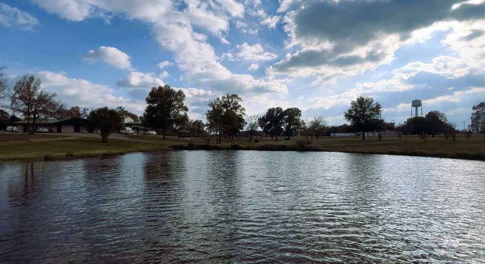 Lucky Buck's Lodge & RV Park, Omaha, Texas - Photo 2