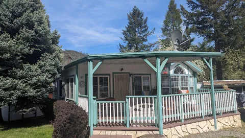 Non-Waterfront Mobile Home — image 1 of 7