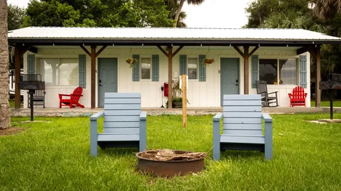 Efficiency Cottage — image 1 of 10