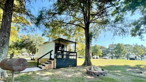 Perry's Landing Cabin — image 1 of 8