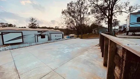 Premium FHU Pull-Through RV Site — image 2 of 8