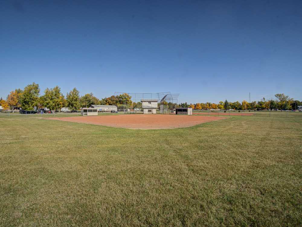 Centennial Park Campground, Claresholm, Alberta - Photo 2