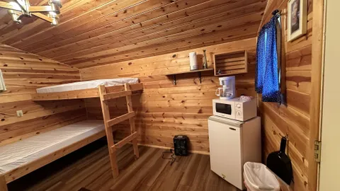 Large Cabin - Full Bunk 3 Twin Beds — image 2 of 9