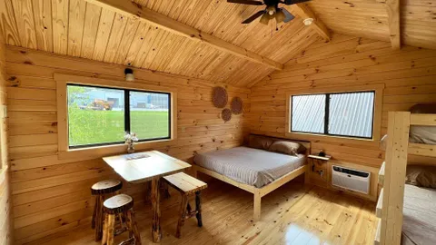 Dry Studio Cabin — image 2 of 5