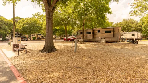 Super Full Hookup Pull-Through RV Site — image 2 of 3
