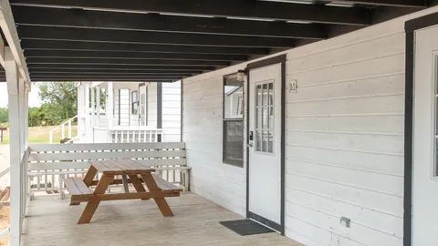 Duplex Cabin — image 2 of 6