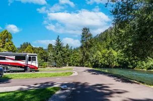 Casey's Riverside RV Resort – photo 3