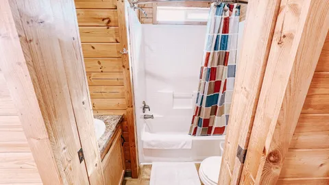 Studio Lodge — image 2 of 6