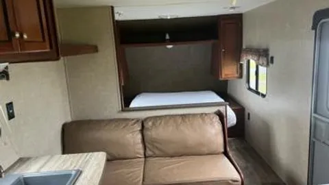 Trailrunner RV Rental — image 7 of 7