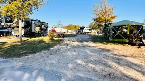 30/50 Full Hookup Pull-Through RV Site WEEKLY — image 3 of 3