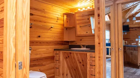 Yogi Bear™ Cabin — image 2 of 7