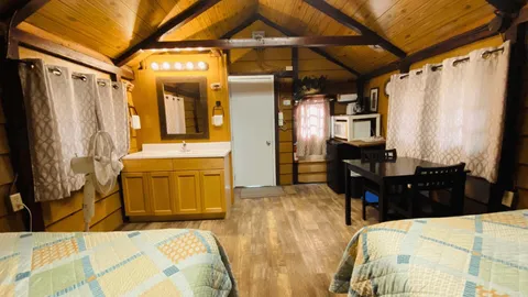 Cabin 05 — image 6 of 6