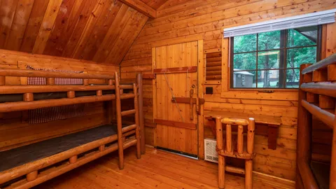Cedar Cabin 2 Rm — image 3 of 3