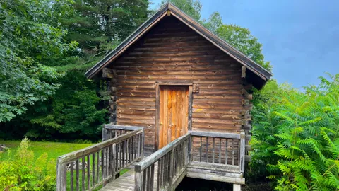 Mini Cozy Cabin — image 1 of 11