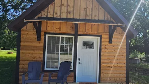 Henry's Cabin — image 1 of 4