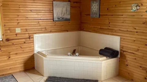 Deluxe Cabin — image 7 of 7