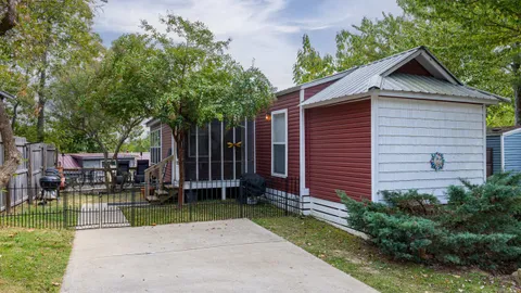 Deluxe Cottage — image 1 of 11