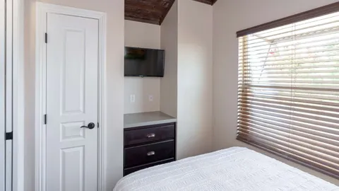 Chateau 2 Bedroom — image 10 of 10