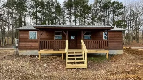 Deluxe Cabin — image 1 of 6