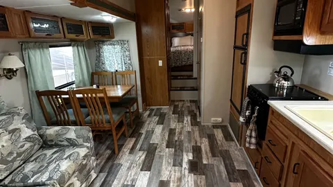 RV Rental - Fifth Wheel - Sleeps 4 (Best for 2 adults and 2 kids max) — image 2 of 11