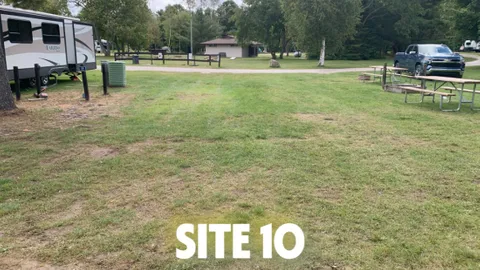 Full Hookup 30/50 Amp RV Site — image 2 of 7