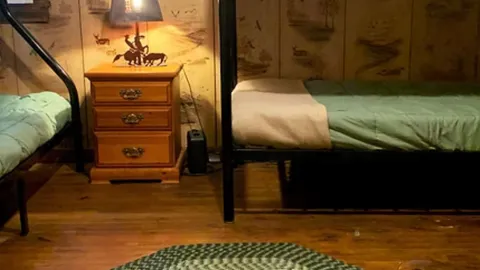 Elk Cabin — image 2 of 5